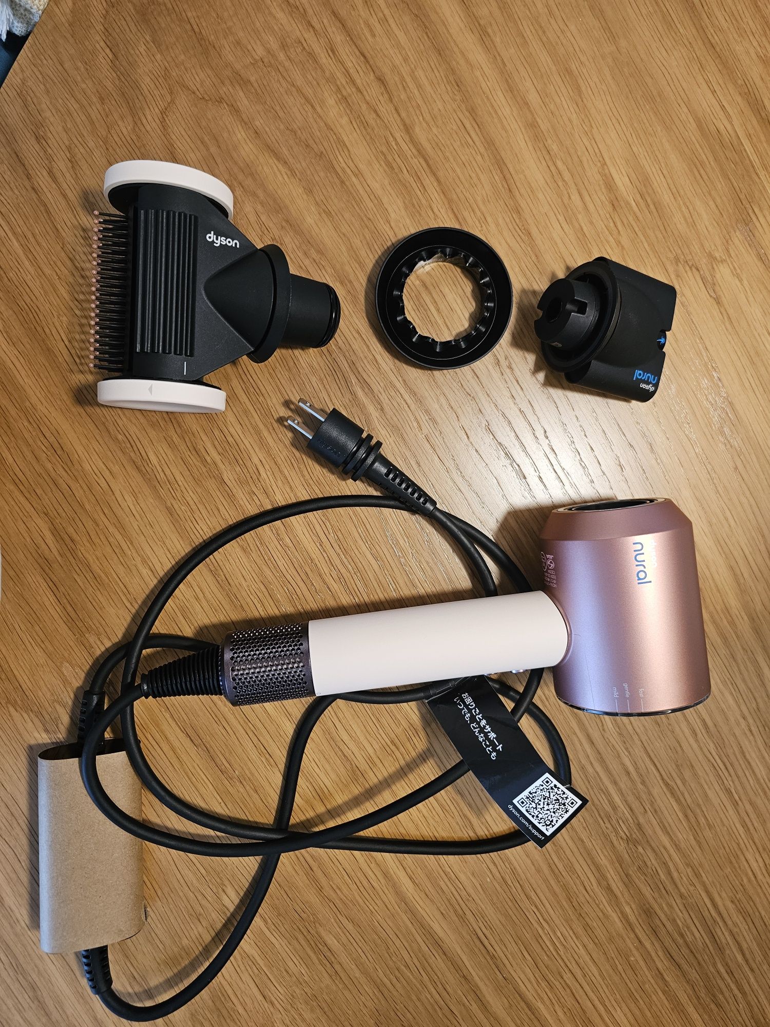 Dyson Nural сешоар чисто нов