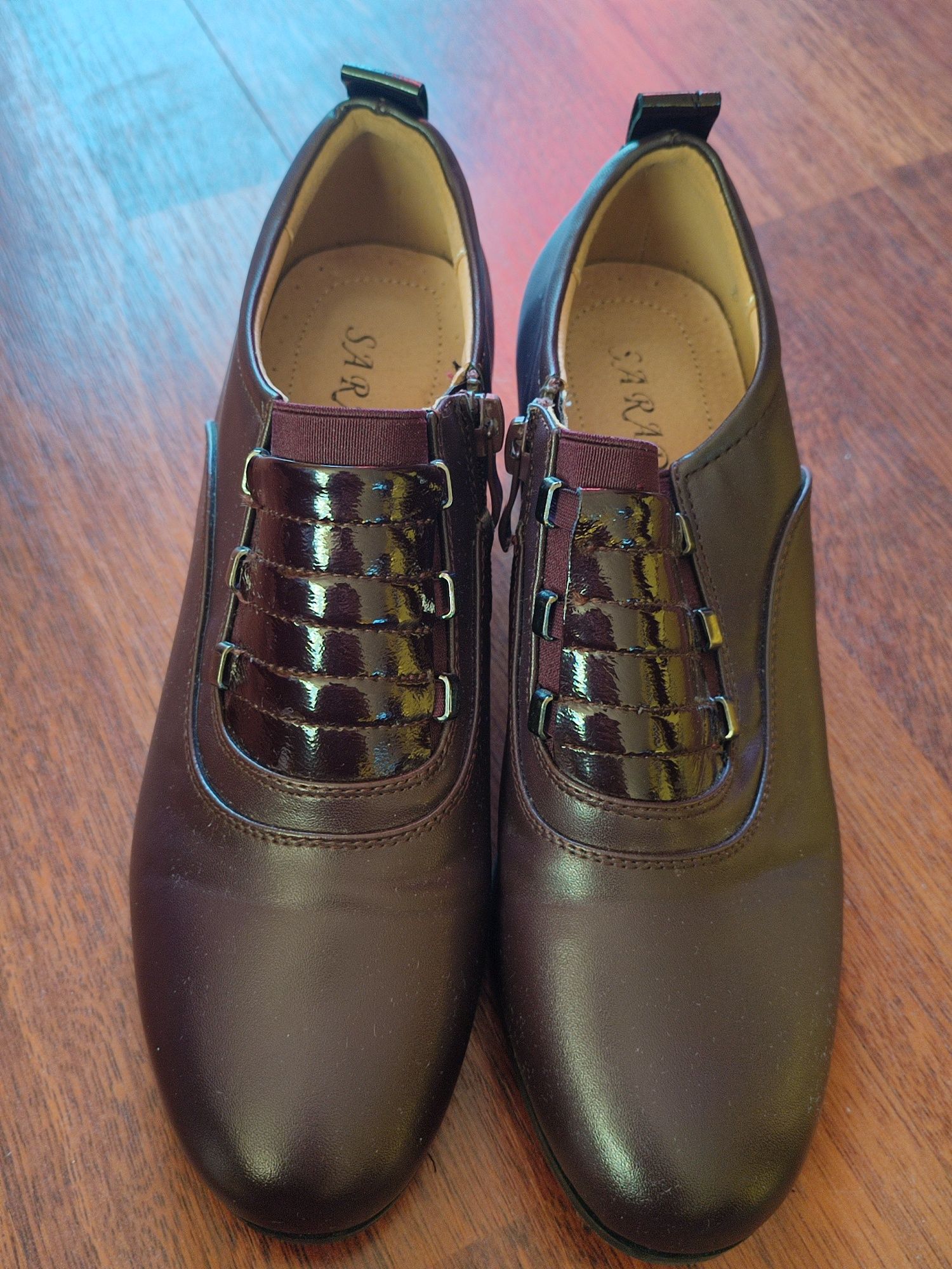 Pantofi de dama din piele