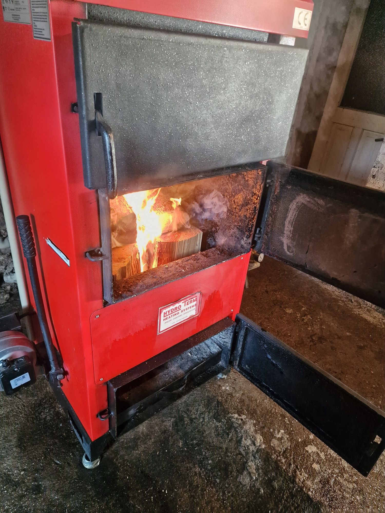 Комбиниран котел на дърва и пелети 53 kW уборудван напълно