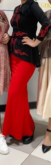 Костюм юбка и кофта с ремнем