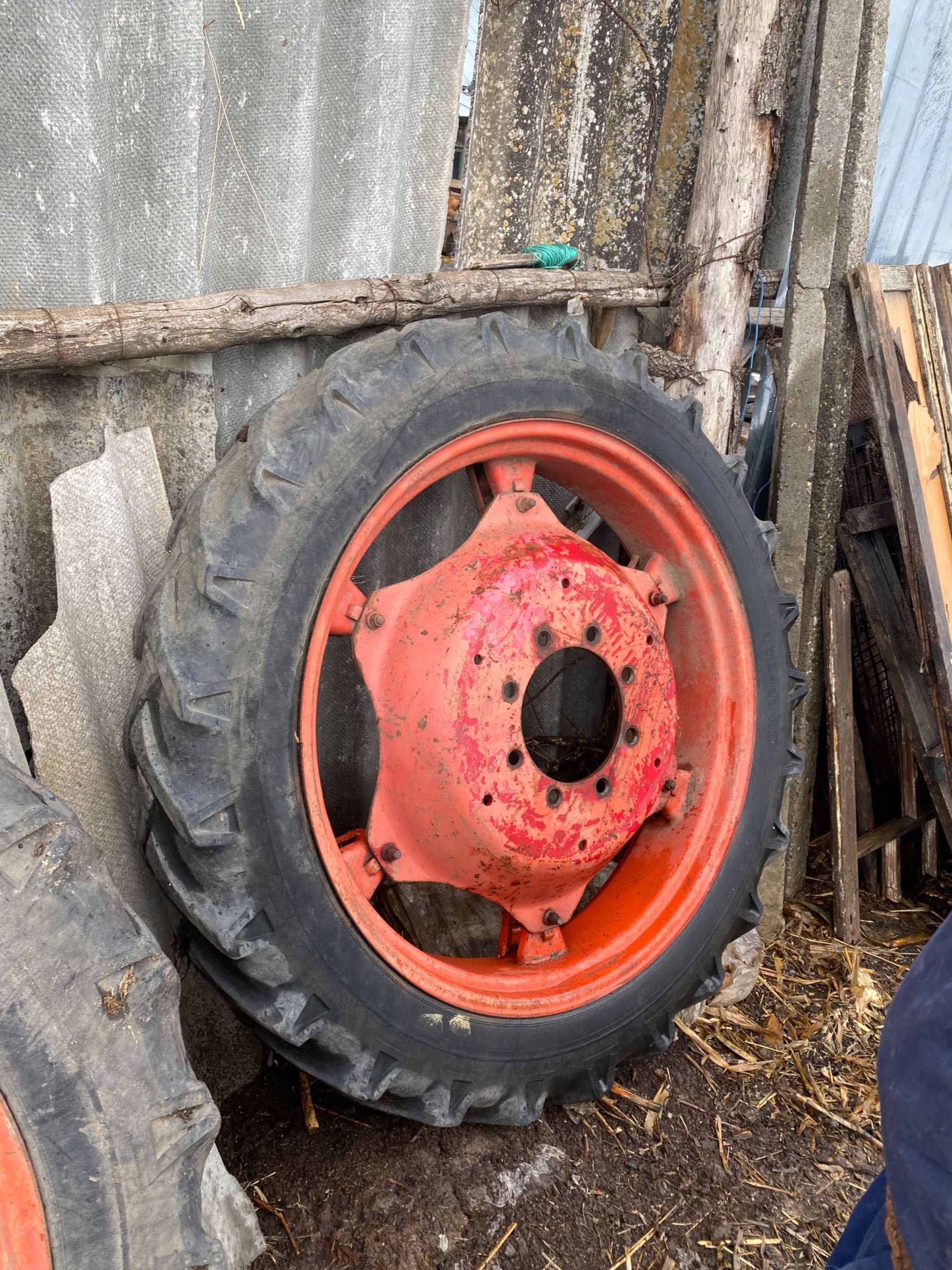 Vând roti Fiat pentru tractor