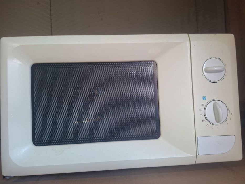 Продам микроволновію печь