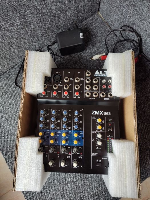 Пулт  Микрофона система  Усилвател