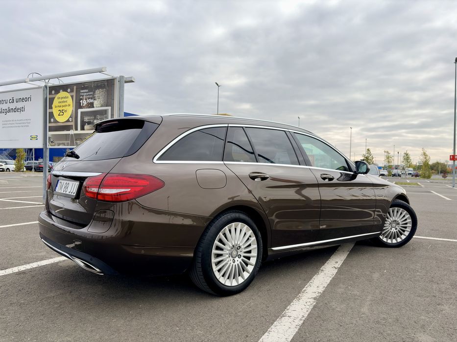 Mercedes-Benz C 350e Plug-in Hybrid•AIRMATIC•Distronic+•Luxury•ILS•HUD