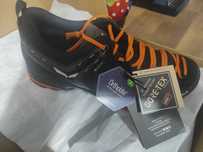 Vând pantofi Salewa GTX