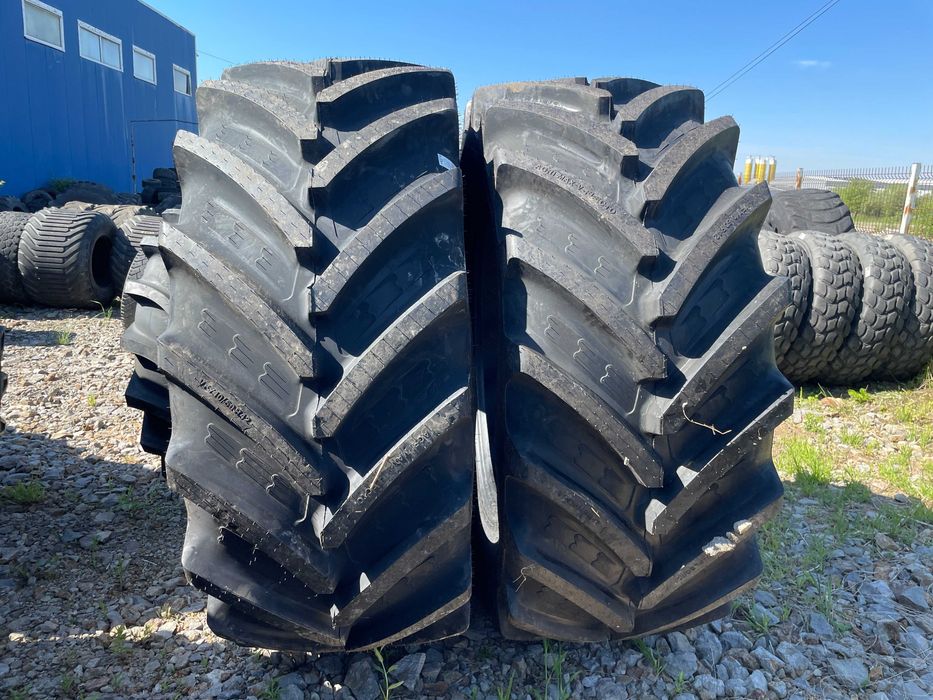 Anvelope agricole de tractor spate 4x4 710/60R42 New Holland TM FENDT