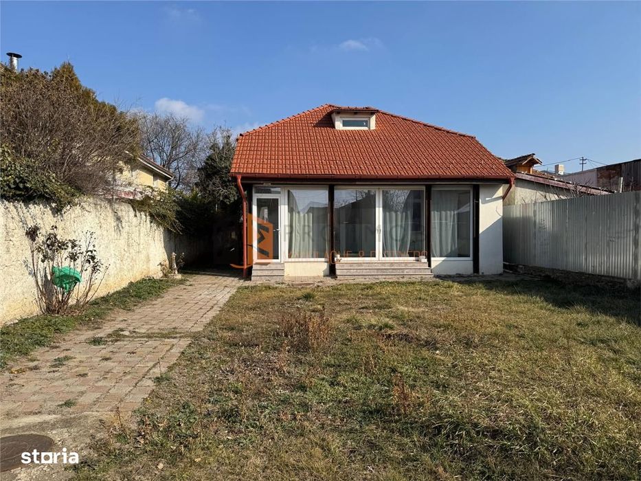 Casa sau Spatiu comercial  in zona magazinelor satesti