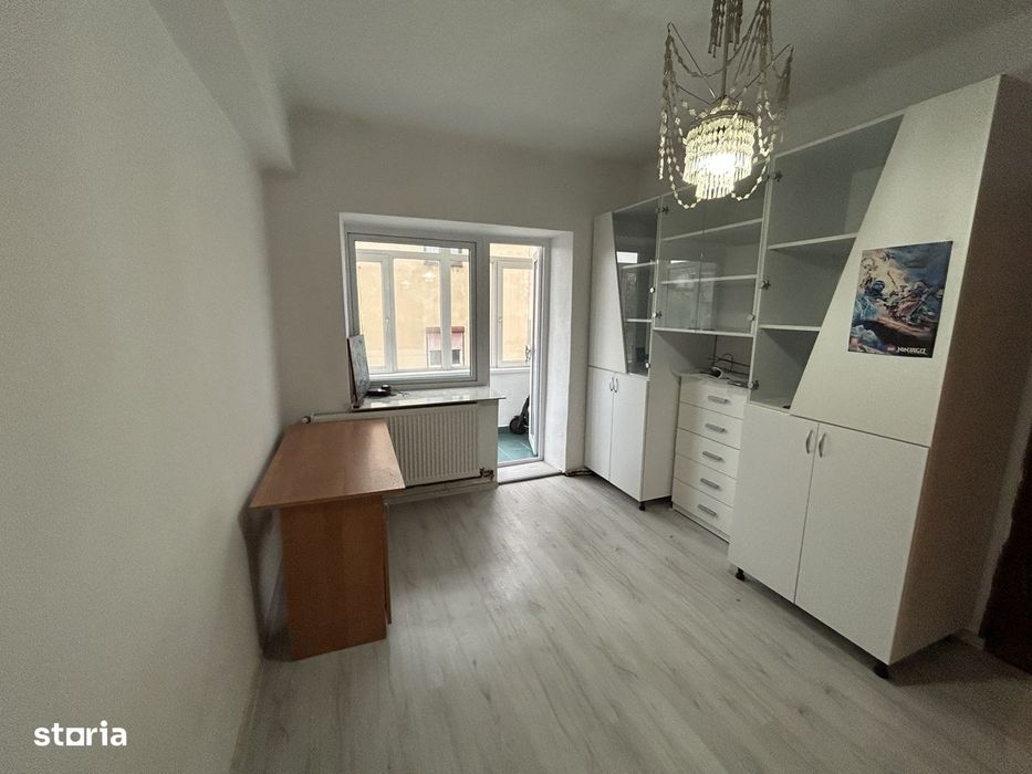 Vand apart.3 cam.ultracentr.,B-dul V.Milea,st.68 mp.bloc caramida,et.3