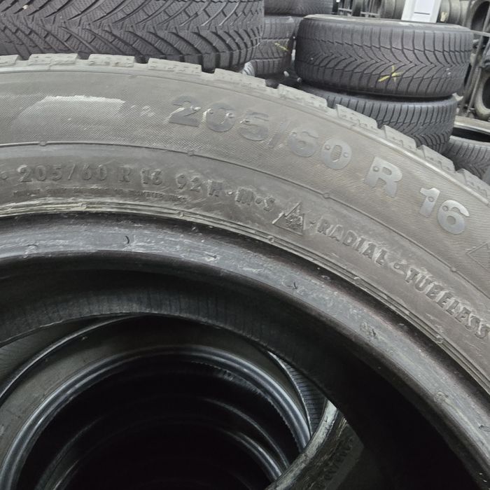 2x 205/60/16 M+S CONTINENTAL RUNFLAT Stare excelentă