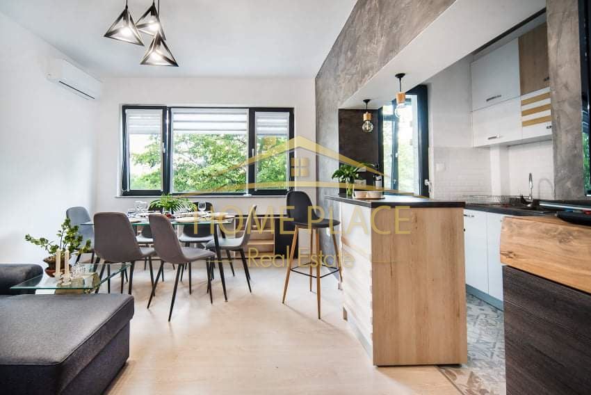 Дава се под наем Тристаен апартамент в Варна, Чайка - 80 кв.м за 816 € - Снимка #1