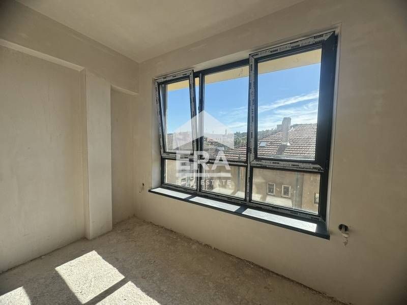 Просторни Тристайни апартаменти в Нова Луксозна Сграда