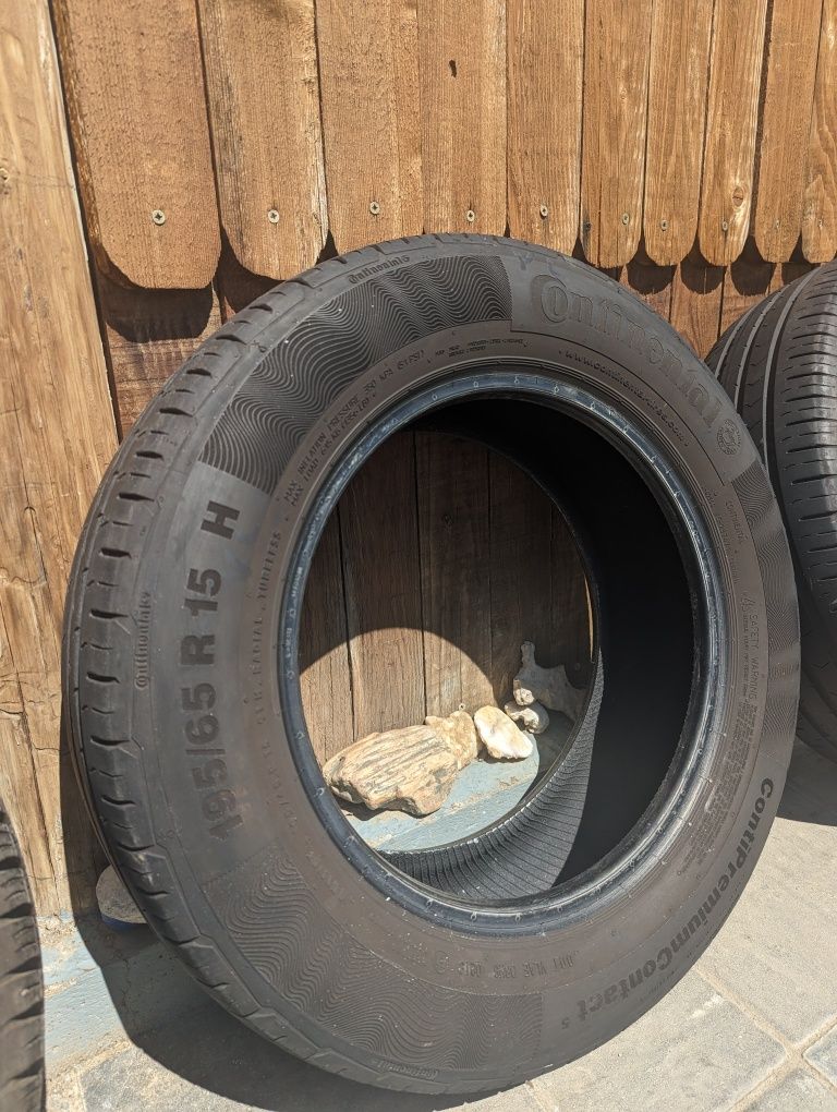 Vând set 4 anvelope 195/65R15