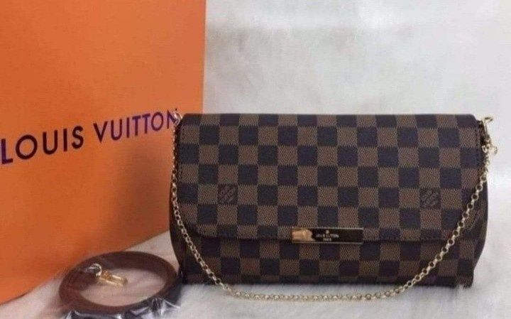 Geanta mini tip plic Louis Vuitton,saculet, etichetă