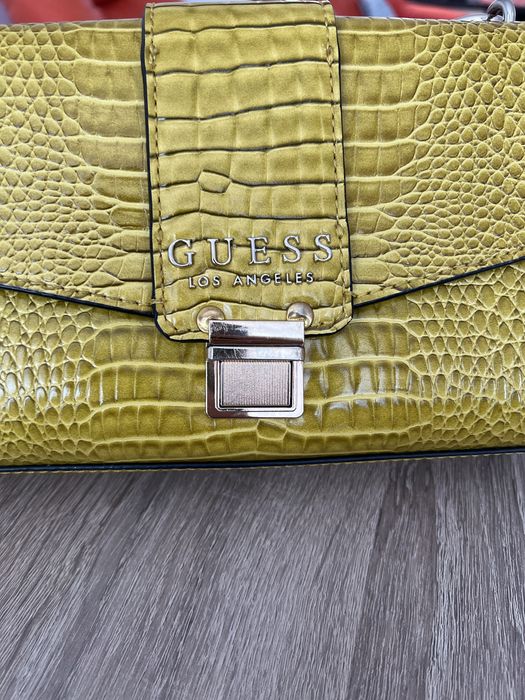 Geanta GUESS crossbody