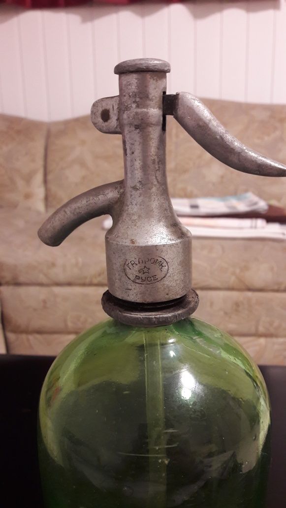 Много старо шише(сифон) за сода