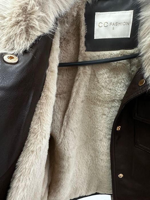Дамско Кожено яке с пух на ръкавите