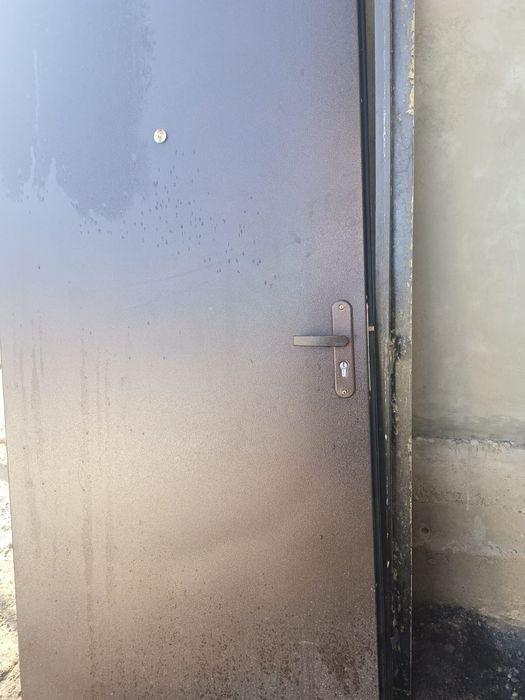 Дверь металлическая б/у