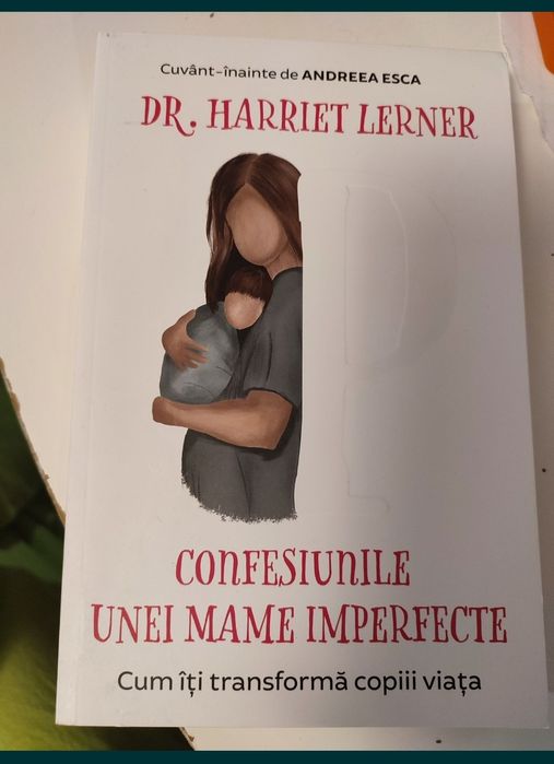 Vand cartea "Confesiunile unei mame imperfecte"