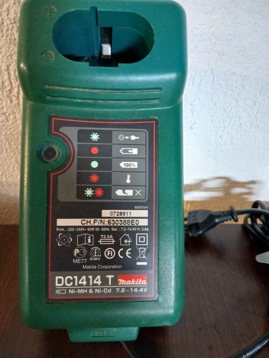 Vând încărcator pentru Makita 6281D fără acumulator. Made în Japan