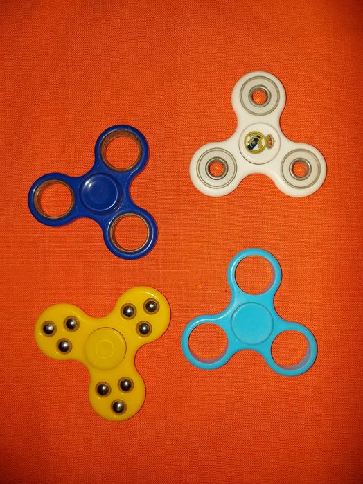 Fidget spinner cu rulmenti - Jucarie anti Stres,  buc = 4 (folosite)