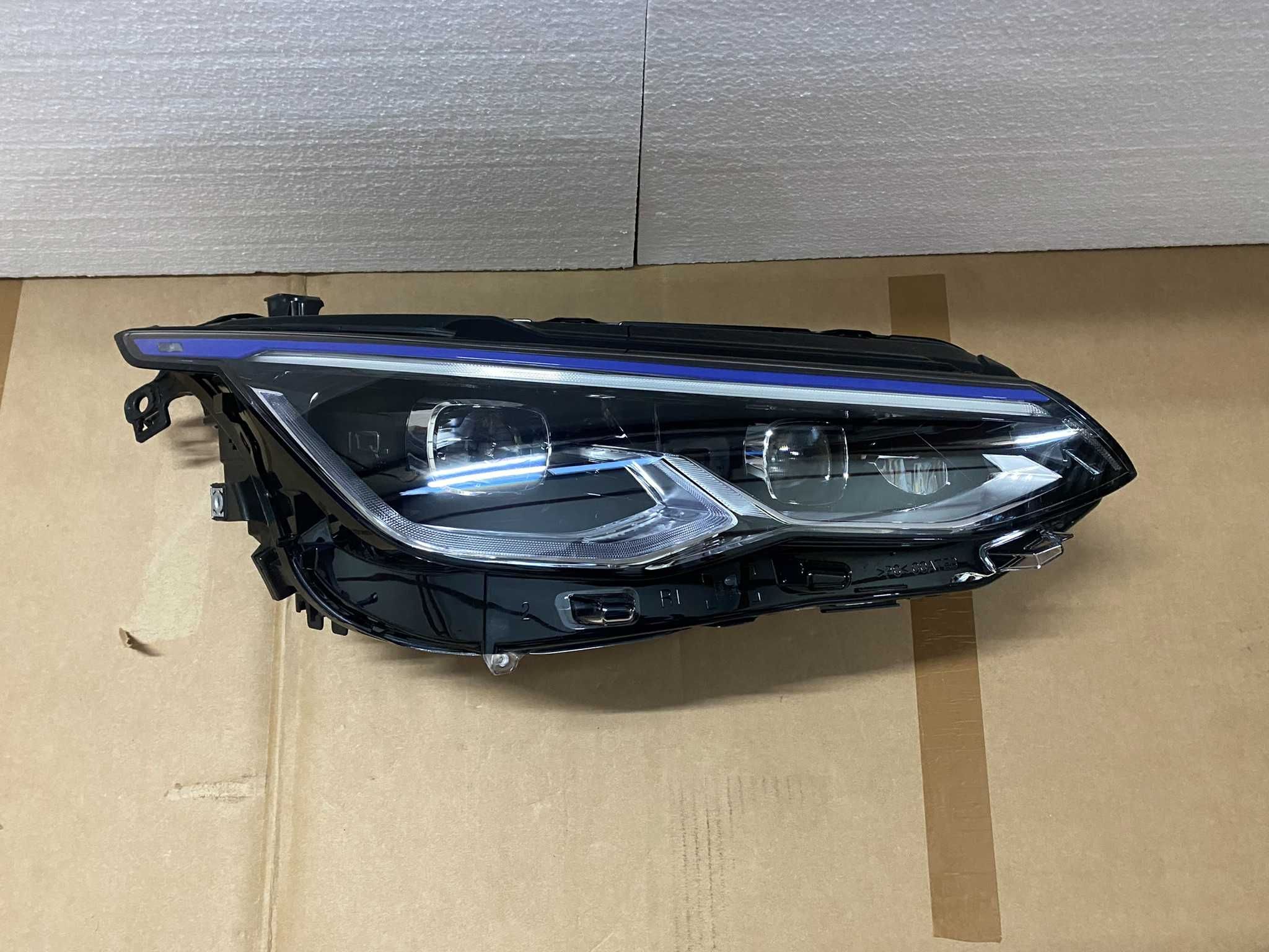 Far dreapta Led Matrix VW Golf 8 R GTE nou original