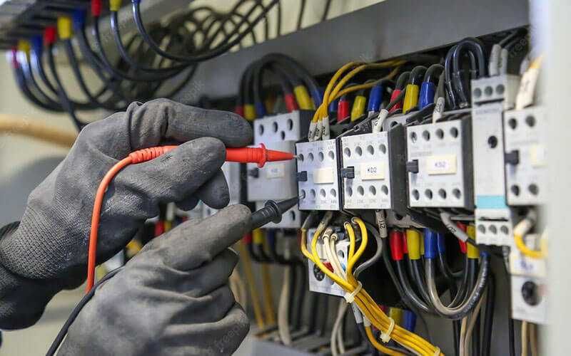 Electrician calificat de incredere - montaj, reparații, urgențe 24/7