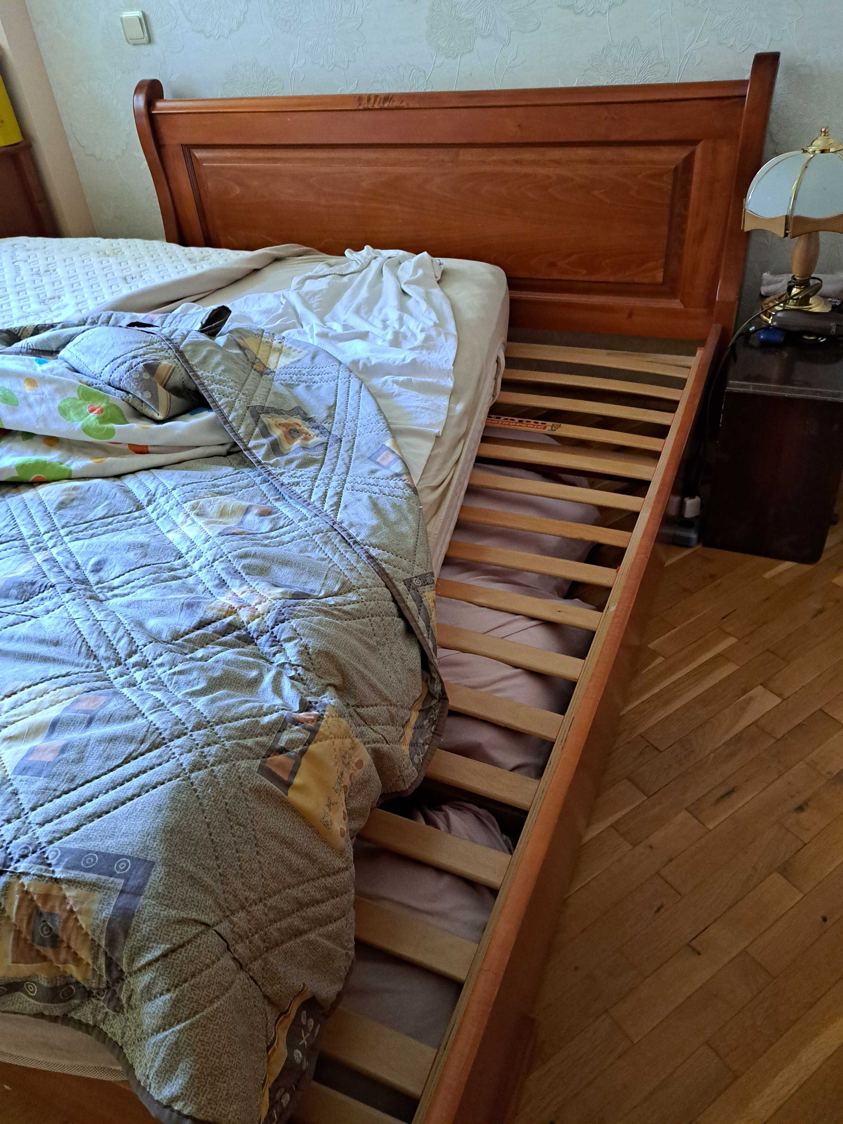 Спалня от масивно дърво от Олимпия Орешака, подматрачни рамки и матрак