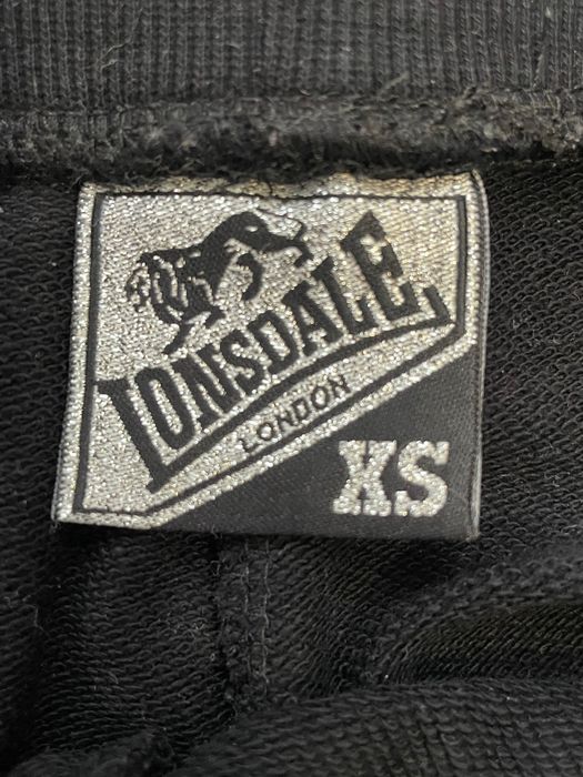 Дамско долнище Lonsdale.