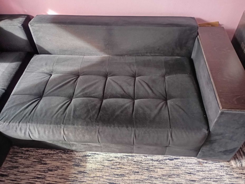 Ъглов диван в много добро състояние-250/158см -350 лв