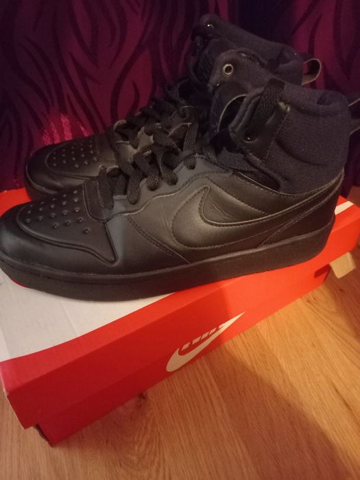 Оригинални дамски кецове Nike 40 номер