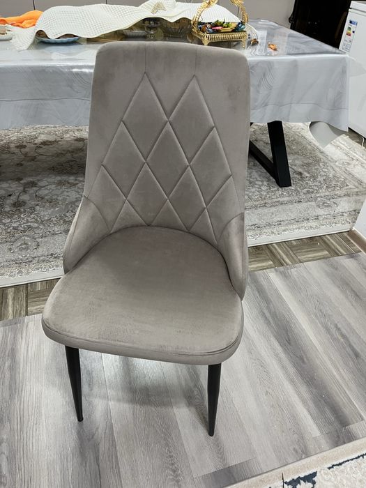 Осындай жана состояниедагы стул сатылад 6штугы бар