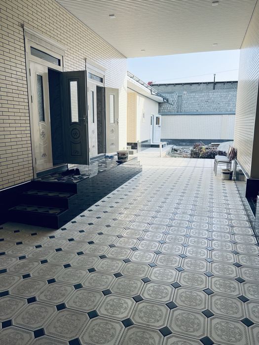 Жомбой центр Бохористон 44 чи Уй срочна сотилади