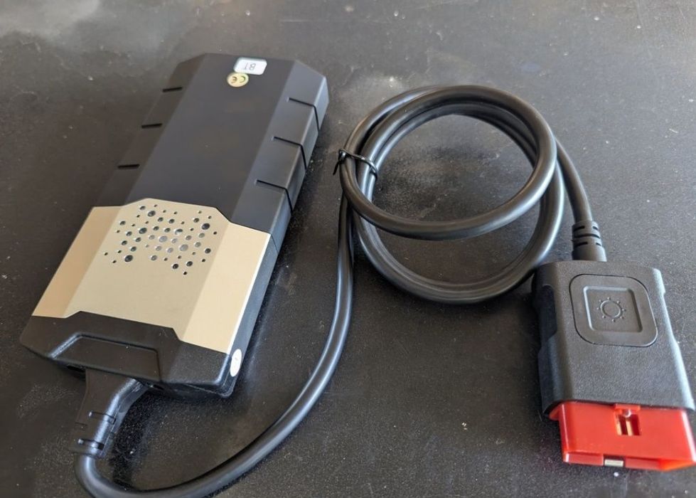 Delphi DS150E 2021.11 Bluetooth USB - диагностика за коли и камиони