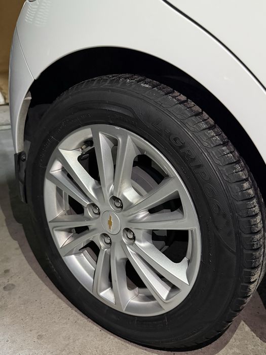 Spark srochno sotiladi