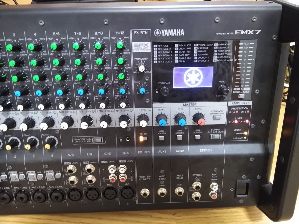 Mixer activ Yamaha EMX 7