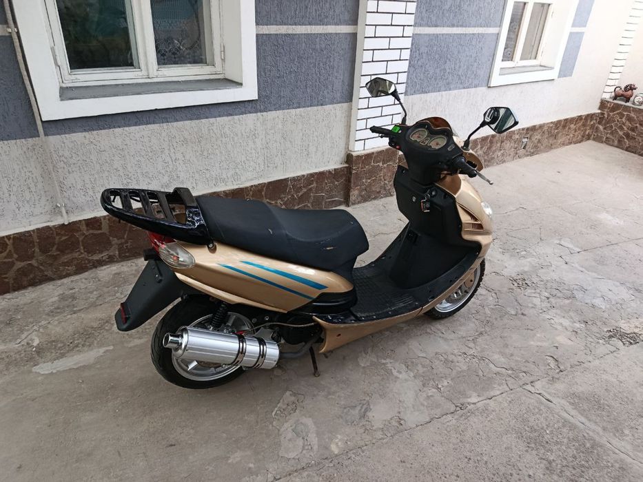 Скутер 150 куб   продаю срочно