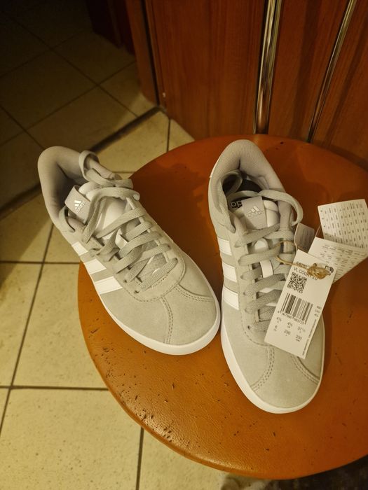 Adidasi adidas gri