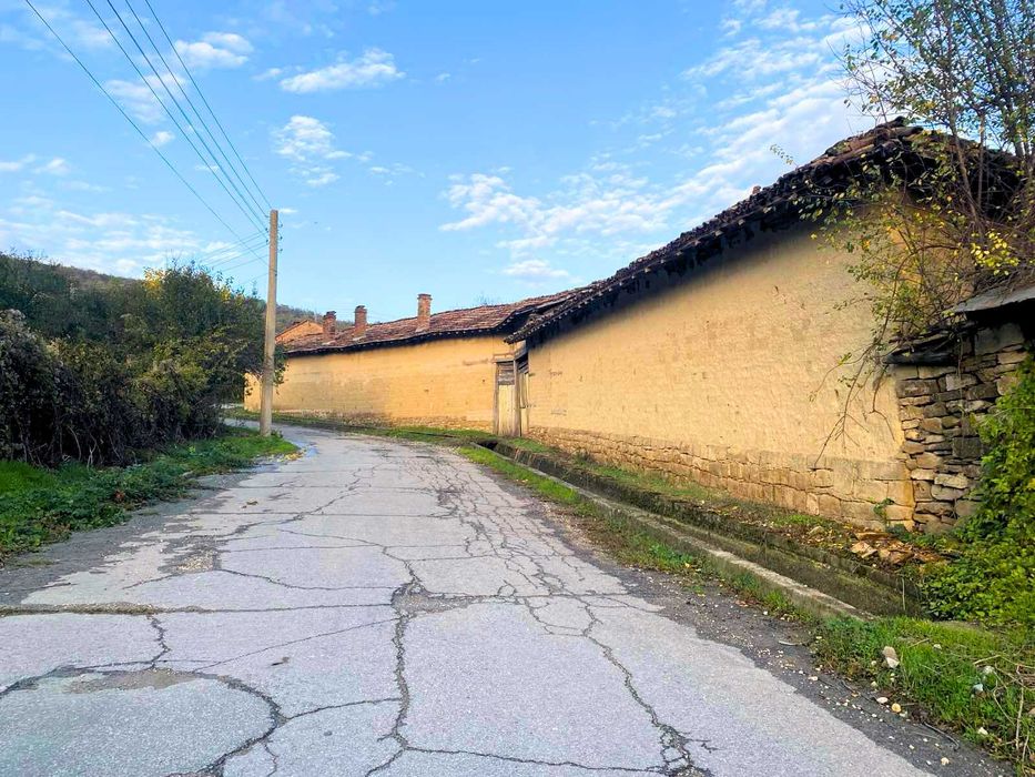 Продава КЪЩА, с. Янково, Шумен