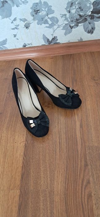 Продам туфли женские.