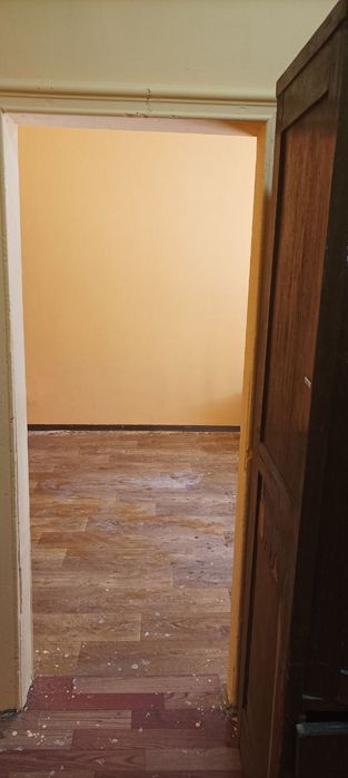 Срочно продается квартира на паркенском базаре 2/1/3