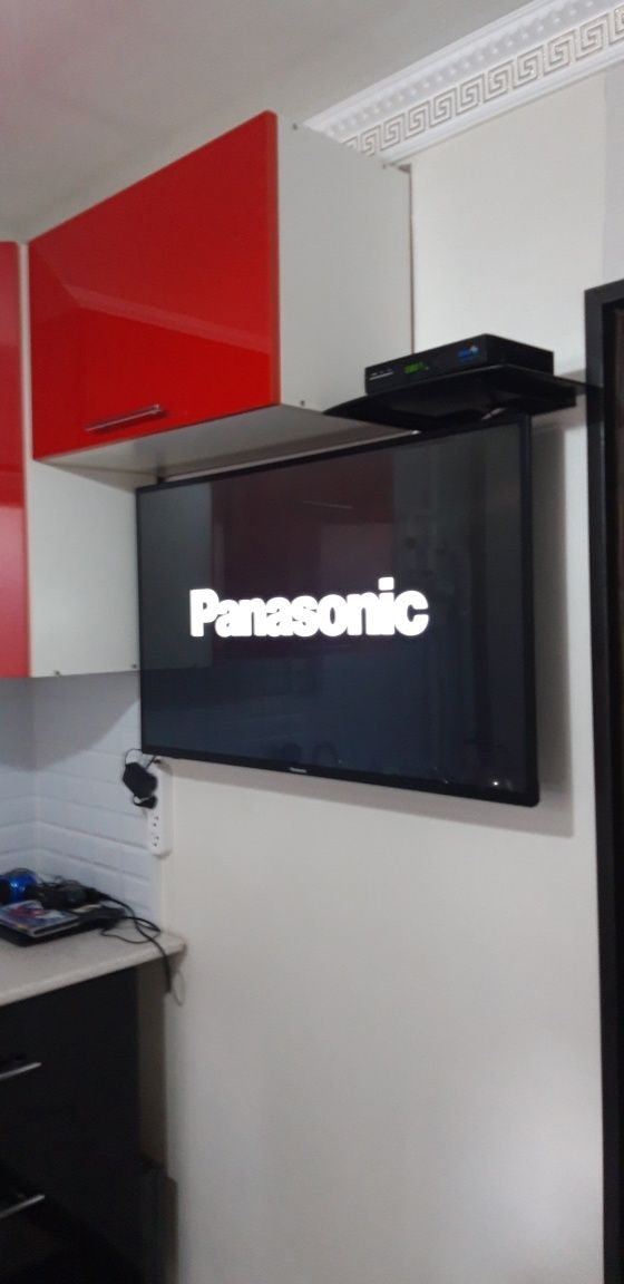 Panasonic TV + Smart Box