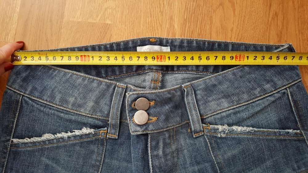 Blugi kookai evazati superbi pt o persoana scunda