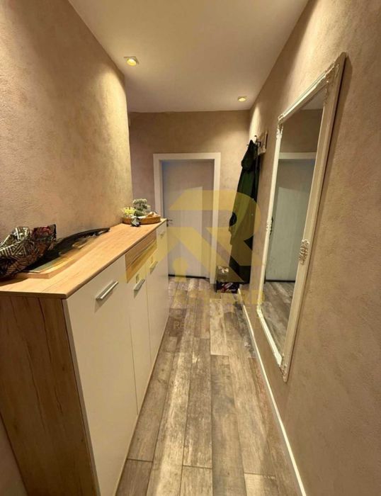 Продава се Четиристаен апартамент в София, Център - 83 кв.м за 2591 €/кв.м - Снимка #8