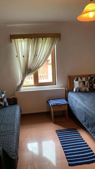 Închiriez cabană la Marisel