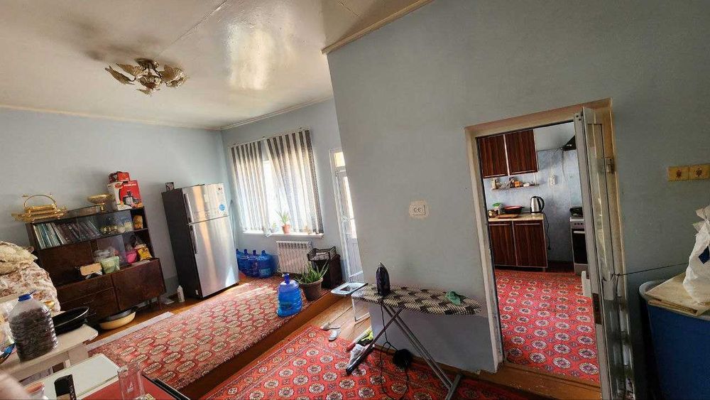 Уй сотилади (Райцентр бозор олдидаги котедж, катта йўл бўйида)