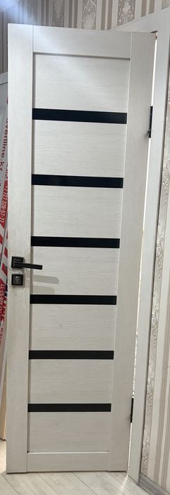 Дверь длЯ ванный и туалета