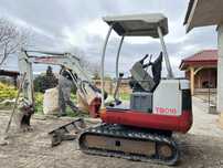 Execut lucrari cu mini-excavator in Hateg si Tara Hategului