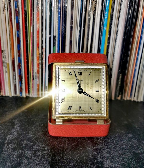 Часовник будилник марка MAUTHE Alarm бронз немски от 60 те работещ