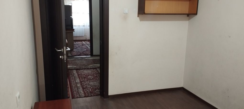 Продается 3х квартира 1 этаже Янгихаетском районе, ор-р метро 4 бекат
