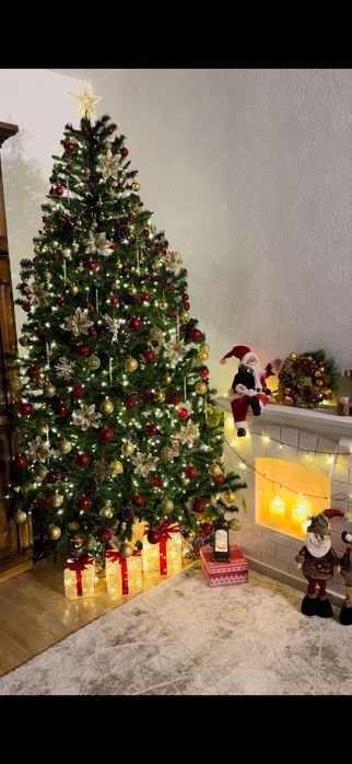 Ель елка королевкая с шишками пвх